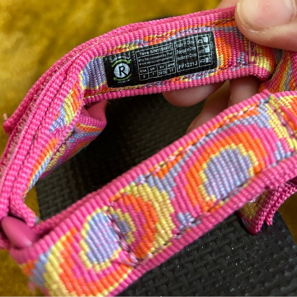 8c girls Teva’s - Picture 5 of 5